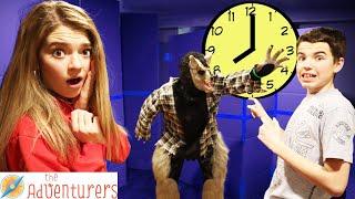 What Time Is It Mr. Wolf? Stuck At Home Box Fort Maze Games