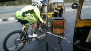 Bicycle Rider Vs Rickshawala on the Highway Of Mumbai | Race Rider Indian