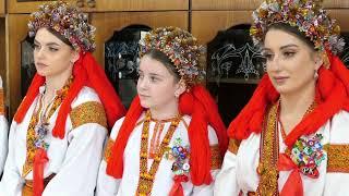 УкраїнаГуцульське весілляКосмачНареченаТрадиції - UkraineHutsul weddingKosmachTraditions.