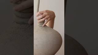 Hand-building a Pot using the Coiling Method #pottery #ceramics #coiling #handbuilding #clay