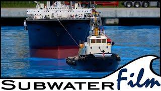 Fascination huge RC SHIPS and SHIP CRANE in ACTION | HAFENTAGE AUKRUG 2023