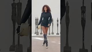 Her walk is EVERYTHING!! #imaanhammam #supermodel #catwalk #jacquemus #ss24