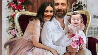 Bergüzar Korel Halit Ergenç-Family