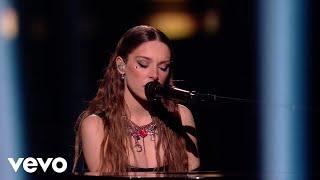 Holly Humberstone - London Is Lonely (Live From The BRIT Awards 2022)