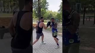 Бойцы «Кузни» Андрей Лебедев и Николай Никитенко рекомендуют тренировки на свежем воздухе 
