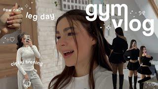 GYM VLOG  | siłowy trening nóg, mój dzień, outfits, test jedzenia, new nails etc.