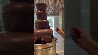 Chocolate fountain