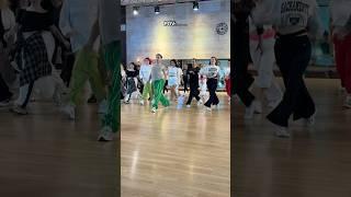 ПРИДУМАЙ ОПИСАНИЕ ДЛЯ ЭТОГО ВИДЕО  #рек #dance #tiktok #reels #shorts #pov #reel #танцы #fypシ゚