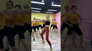 Home yoga Workout Aerobik Body fit Skwad Fitness Muscilos fit Tuber Adriene Cultfit Aerobic Inc 15