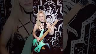 Anna Christina Laviour - Get the funk out (Extreme bass cover)