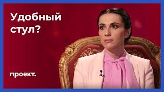 "Удобный стул?" Видео о том, как Наиля Аскер-заде берет острые интервью