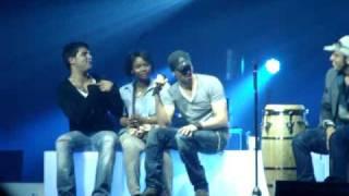 Enrique Iglesias-Euphoria Tour-Purple Rain cover with fans Paris