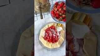 Клубничный пирог #лайфхаки #рецепты #рецепт #food #idea #diy #пирог #готовимдома #вкусно #еда