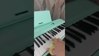 I played the piano with scissors #piano #pianotutorial #music #pianomusic #musica #chopsticks