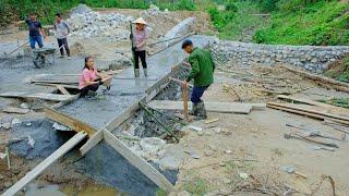 With HUE TUYEN QUANG and the builders, Building a Bridge in the Middle of a Stream
