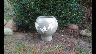 DIY cement flower pot. Crafts for the garden.