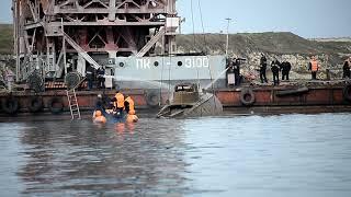 В Севастополе со дна моря подняли катер "Г-5" времен войны