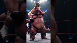 WHEN GIANTS AND HEAVYWEIGHTS WRESTLE! #wwe