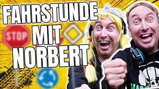 Henning und Clarissa haben mit Papa Norbert ihre erste Fahrstunde     | Freshtorge