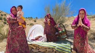 Medina and her daughter Elena's challenges in finding shelter