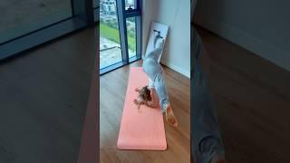 Handstand Practice! #strengthtraining #yogagirl