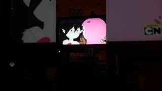 Princess Bubblegum and Marceline kiss
