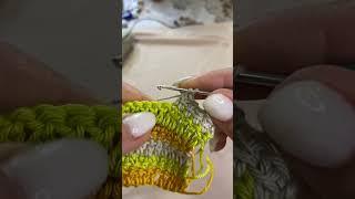 Лайфхак как вязать столбики с накидом без отверстий между ними.#knitting #вязание #вязаниекрючком