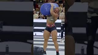 Dani Speegle 250LB Strongman Sandbag to Shoulder | 2022 CrossFit Games