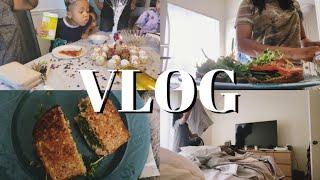 VLOG: making a veggie sandwich, changing my bed sheets + a small grocery haul