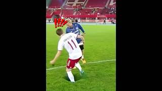 Players vs Pitch. 