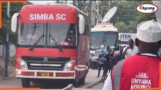 SIMBA SC WALIVYOWASILI UWANJA WA KMC KUVAANA NA TMA | TAZAMA KINACHOENDELEA MUDA HUU HAPA KMC