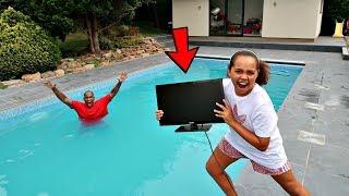 MY DAD'S TV IN OUR SWIMMING POOL PRANK!!