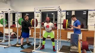 Squat 200kg 5 reps