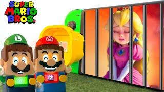 Lego Mario Bros enter the Nintendo Switch in Bowser's parkour to save Princess Peach! Mario Story