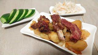 Тушеная картошка с копчеными ребрышками.  Stewed potatoes with smoked ribs.