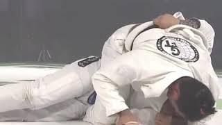 Треугольник с маунта в схватке Bjj