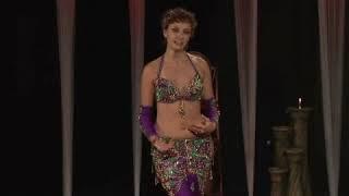 How to Dress in the Latest Fashions for Belly Dance