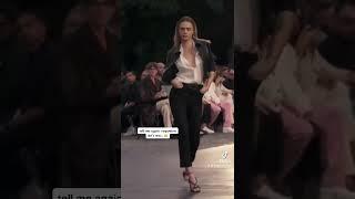 Cara Delevigne strange runway walk..