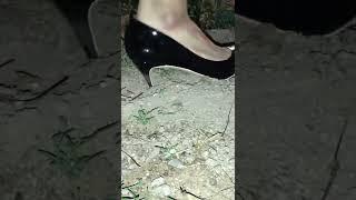 Old video that digging the dirt with 4 inch heels