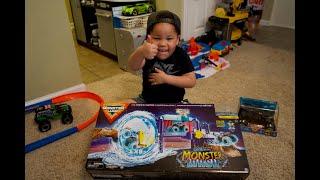 Monster Jam Megalodon Monster Truck Wash | Cool Toys with Justin