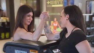 STRONG WOMEN - ARM WRESTLING 