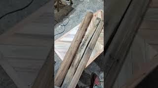 Журнальный столик из палетов из красного дерева - mahogany pallet coffee table