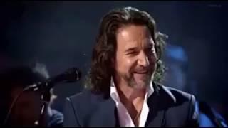 Marco Antonio Solis & Roberto Carlos — Arrastra una Silla (Live)