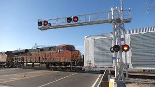 BNSF 6924 Autorack Train East - Highway 395 Railroad Crossing (Krammer Junction - Boron CA)