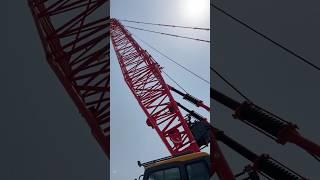 World’s Largest Crane Lifts Toyota