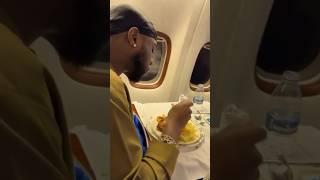 Big man #davido likes food. Mostly the ones made by wifey. #cubanachiefpriest sighted #shorts