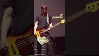 Keanu Reeves with Dogstar Band  very close ️