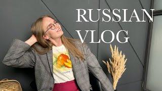 A Russian girl responds to comments of foreigners