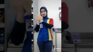 Kasir indomaret main tik tok dengan wajah manis// tik tok viral indonesia #indomaret#kasir#tiktok