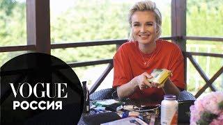 Что в сумке у Полины Гагариной? | Vogue Россия